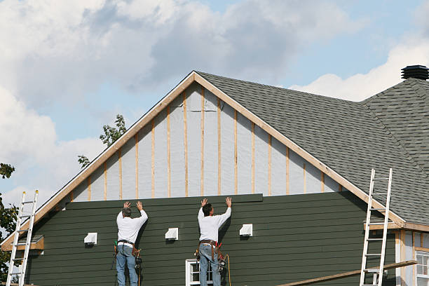 Professional Siding Replacement technician working in Wilson, PA